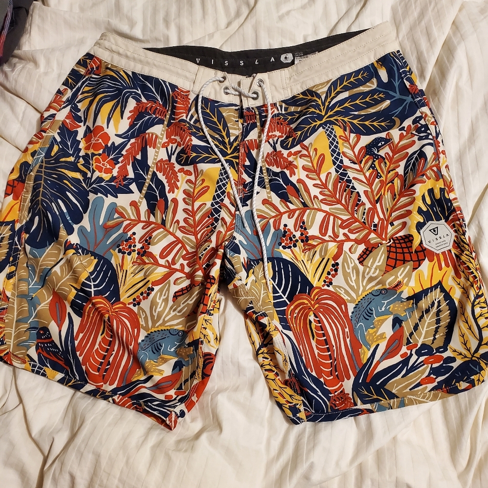 Vissla size 36 Swim wear